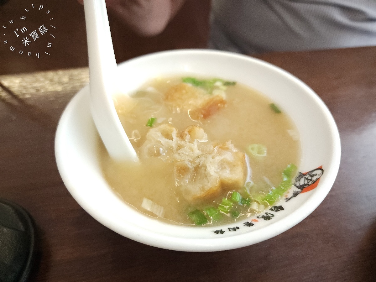 台灣魯肉飯｜板橋美食，魯肉飯配滷菜小吃，在地人也會吃的古早味