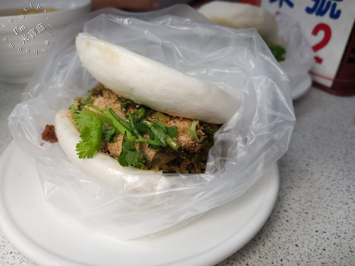 藍家割包｜公館美食，米其林必比登推薦，台大週邊必吃銷魂割包與暖胃四神湯！