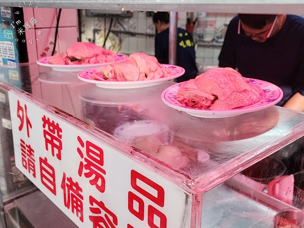 施福建好吃雞肉┃萬華美食。在地一甲子好吃雞肉，雞油飯、下水湯，價格便宜實在