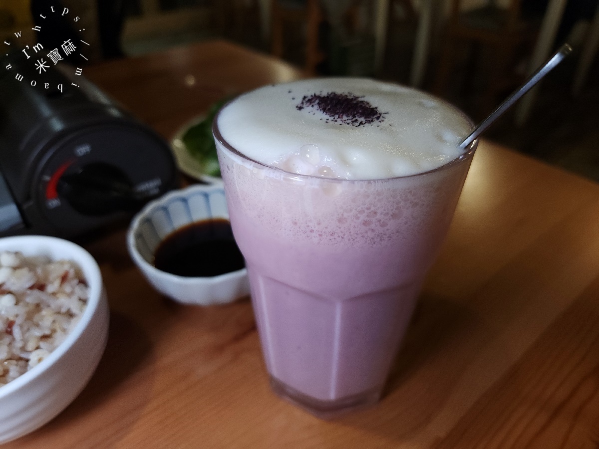 原粹蔬食作｜新店美食，純素漢堡、鍋物、燉飯，健康美味不踩雷！