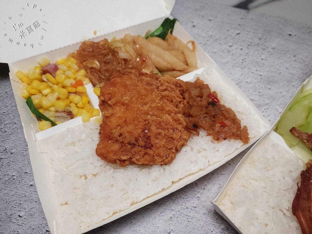 林立食堂｜板橋府中站30年老字號便當店，排骨、雞排飯的傳統好味道！