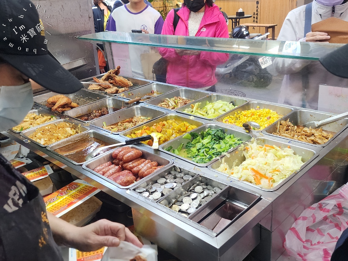 林立食堂｜板橋府中站30年老字號便當店，排骨、雞排飯的傳統好味道！