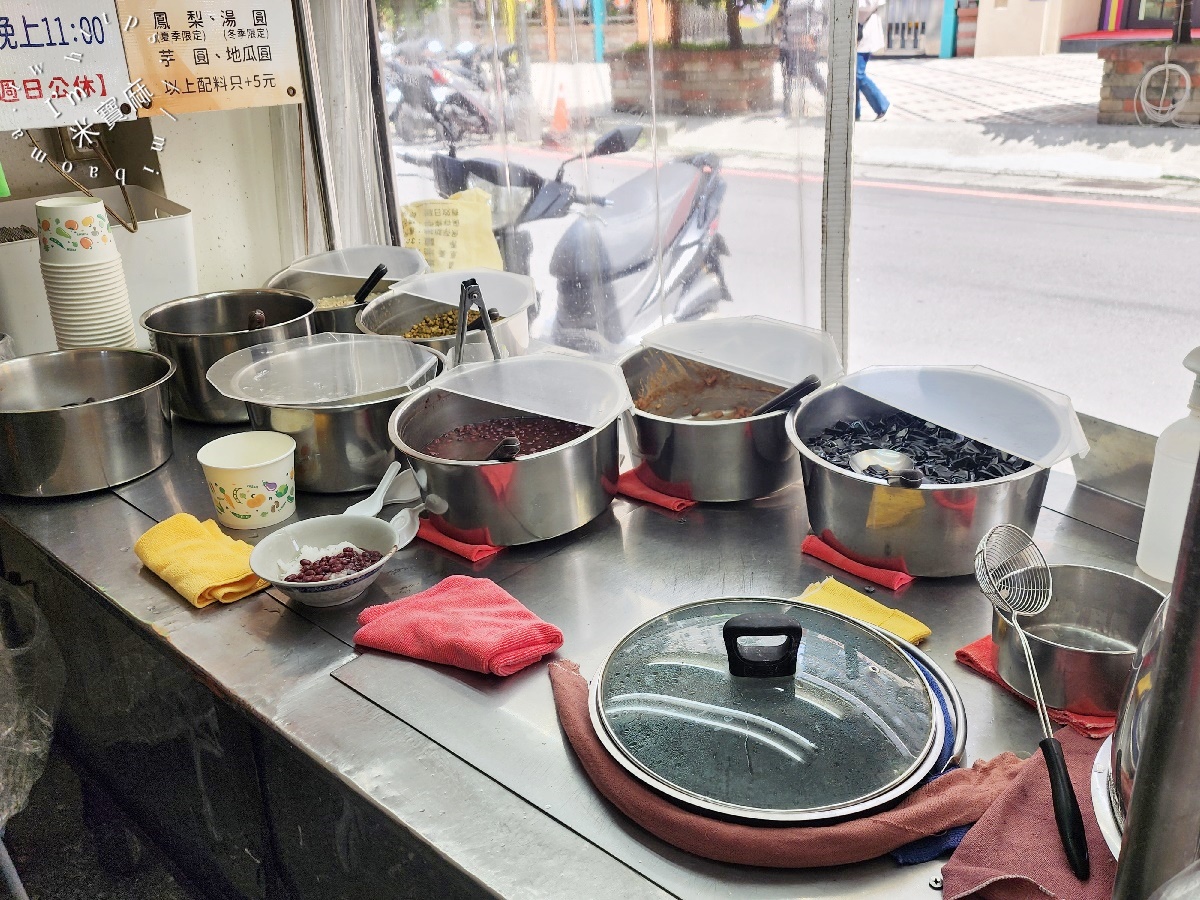 華泰豆花粉圓┃四號公園美食。巷弄冰品排隊店家!自製芋圓地瓜圓，還有鳳梨甜湯一定要試試