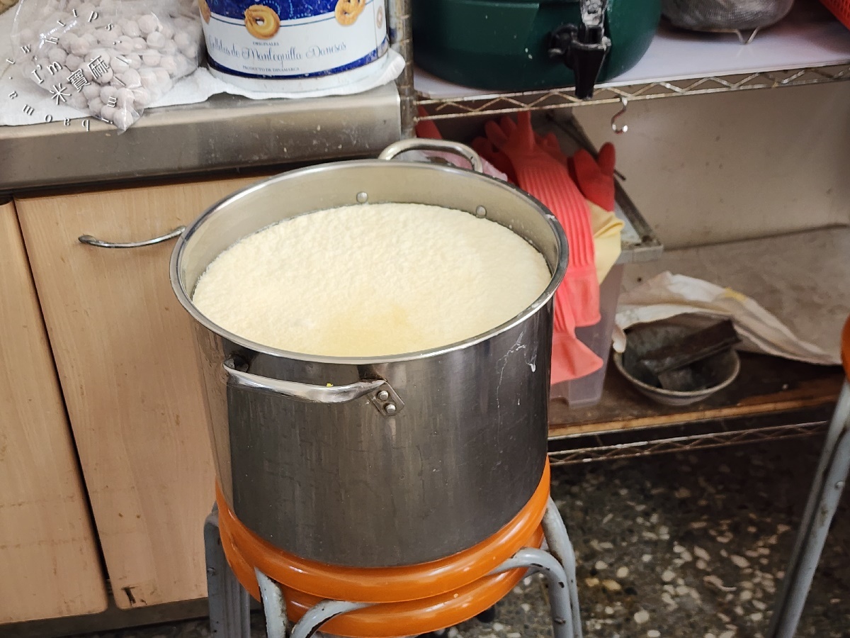 華泰豆花粉圓┃四號公園美食。巷弄冰品排隊店家!自製芋圓地瓜圓，還有鳳梨甜湯一定要試試