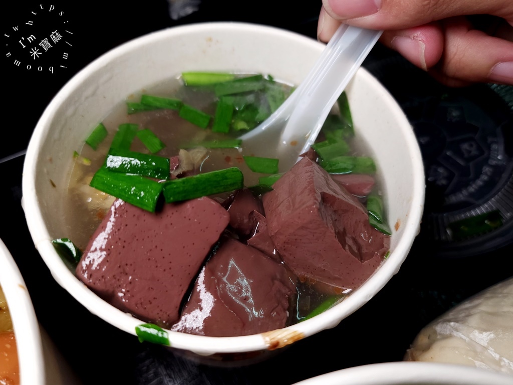 一甲子餐飲┃萬華美食。連續五年米其林必比登推薦!必吃招牌焢肉飯，好吃到連國外旅客都捨不得錯過