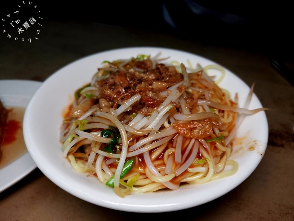 客來常雞肉飯┃中和美食。在地激推小吃，雞肉飯招牌必點，湯頭帶鮮、麵食也很可以