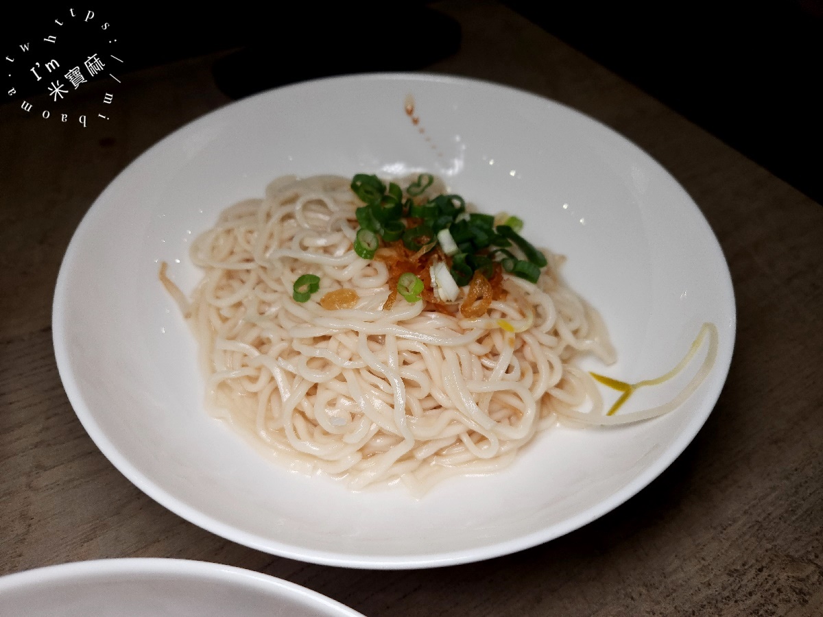 永和麵担仔┃中和廟口美食。多口味創新乾拌麵必吃、滷味小菜也很正點!