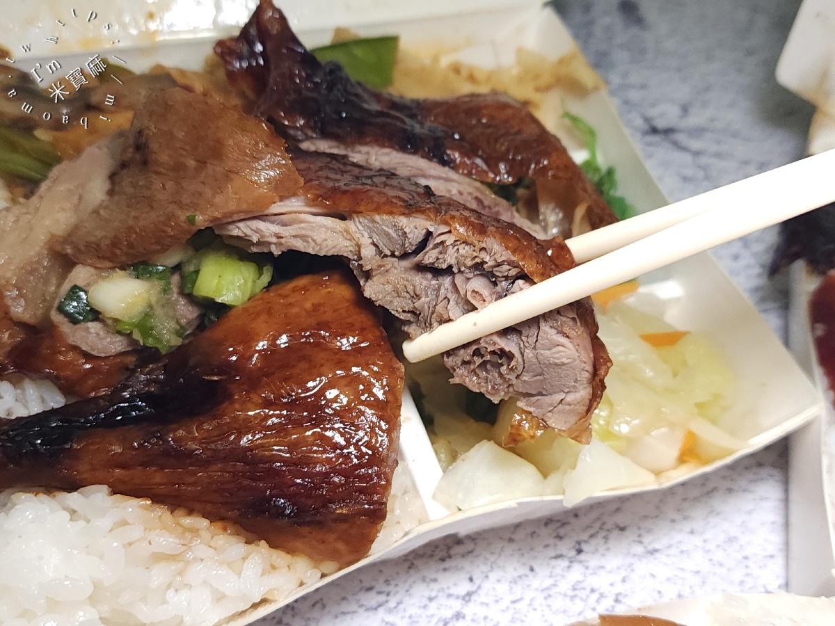 香港鴻海燒腊店|永和保平路燒臘便當推薦!脆皮烤鴨腿、玫瑰油雞腿,內用熱湯免費續 香港鴻海燒腊店|永和保平路燒臘便當推薦!脆皮烤鴨腿、玫瑰油雞腿,內用熱湯免費續