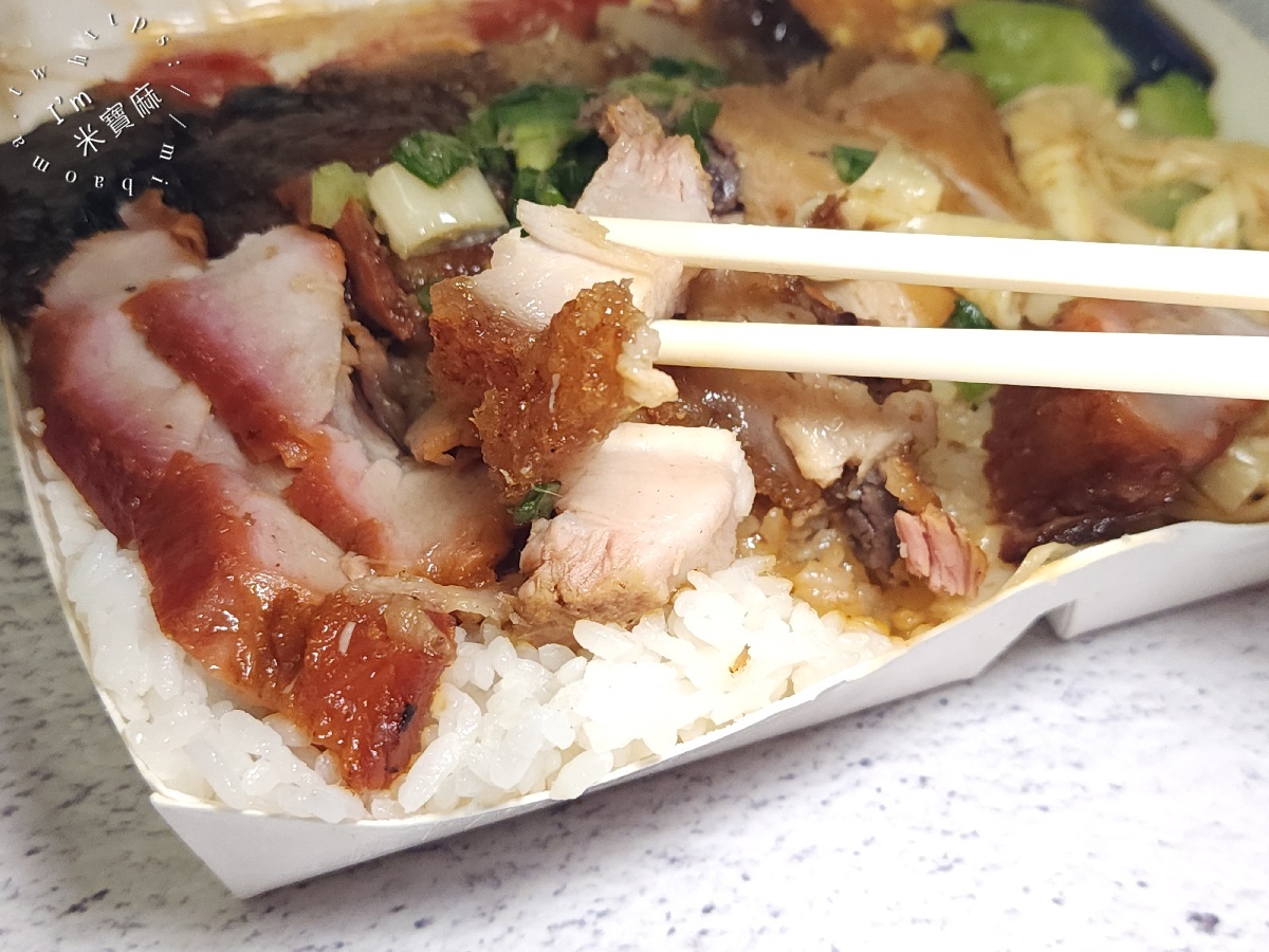 香港鴻海燒腊店｜永和保平路燒臘便當推薦！脆皮烤鴨腿、玫瑰油雞腿，內用熱湯免費續