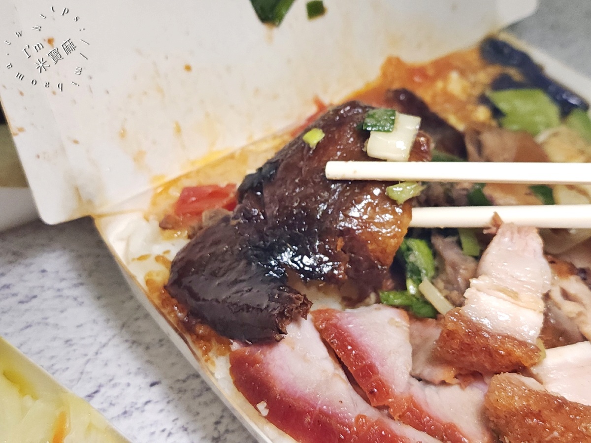 香港鴻海燒腊店|永和保平路燒臘便當推薦!脆皮烤鴨腿、玫瑰油雞腿,內用熱湯免費續 香港鴻海燒腊店|永和保平路燒臘便當推薦!脆皮烤鴨腿、玫瑰油雞腿,內用熱湯免費續