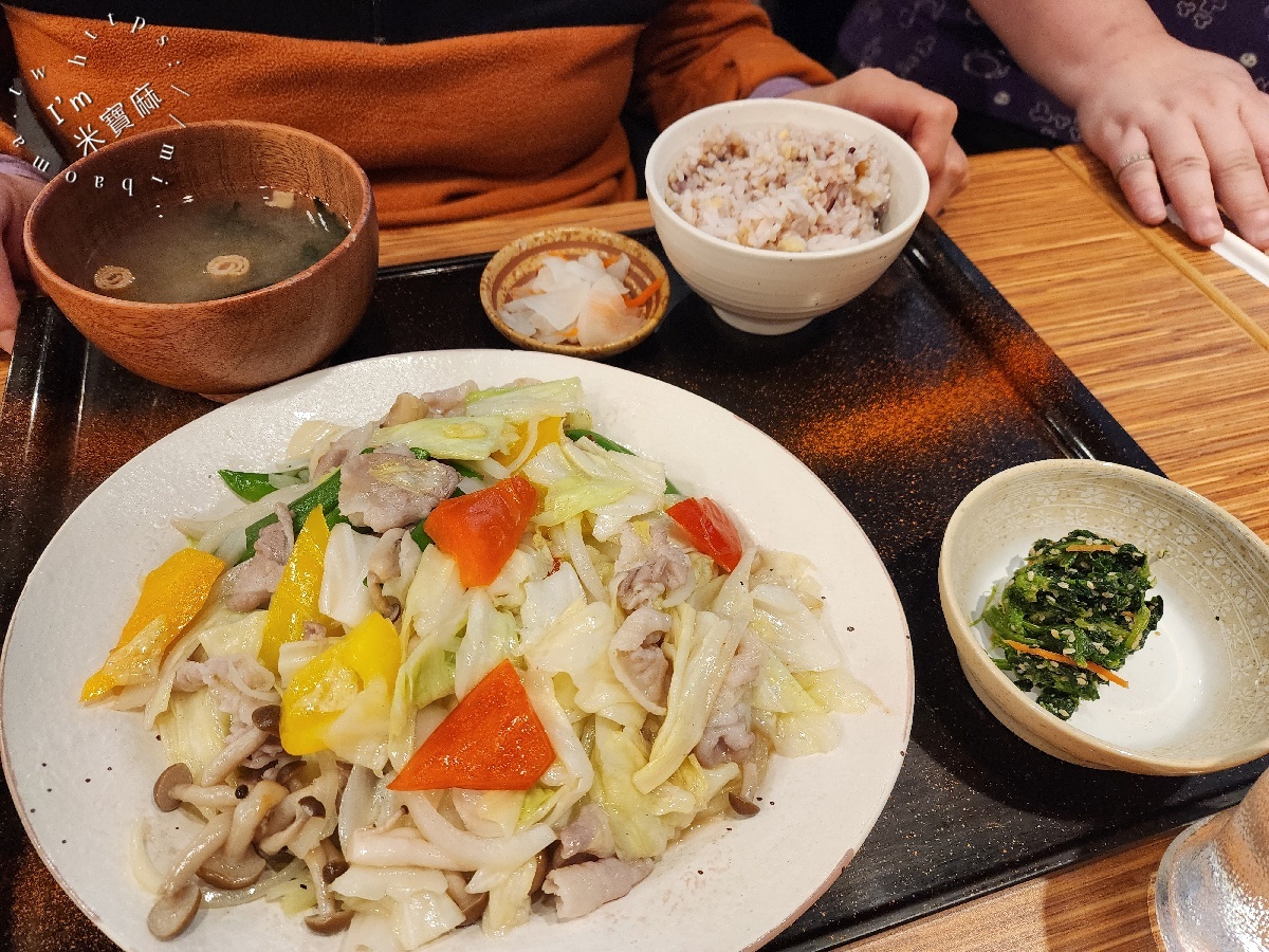 YAYOI彌生軒 板橋車站店｜板橋環球美食，日式定食一次吃三種！炸豬排、豪華煮、鰻魚三吃都好滿足