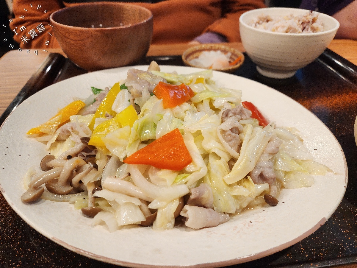 YAYOI彌生軒 板橋車站店｜板橋環球美食，日式定食一次吃三種！炸豬排、豪華煮、鰻魚三吃都好滿足