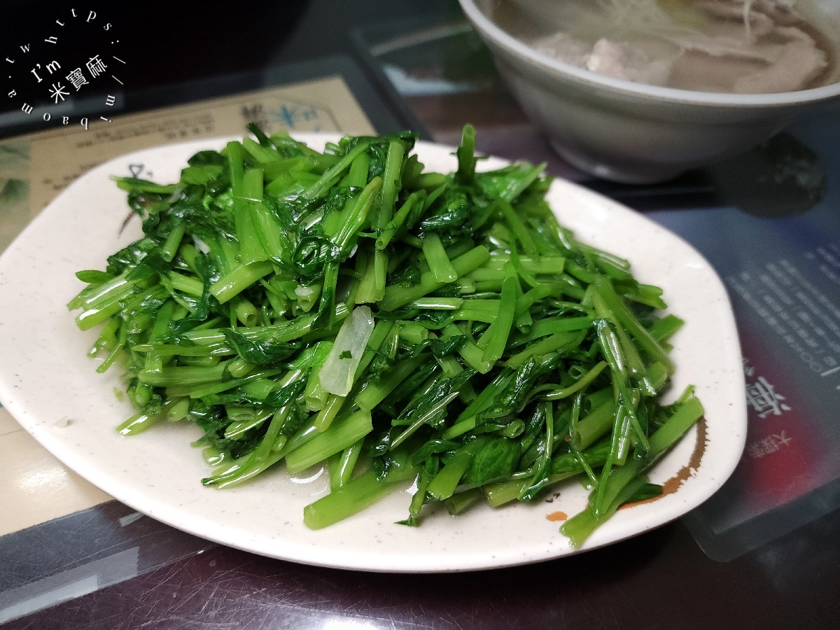 海爺四號乾麵店｜永和美食，麻醬皮蛋麵銷魂上癮！在地人激推的巷弄排隊美食
