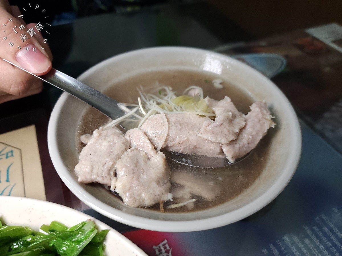 海爺四號乾麵店｜永和美食，麻醬皮蛋麵銷魂上癮！在地人激推的巷弄排隊美食