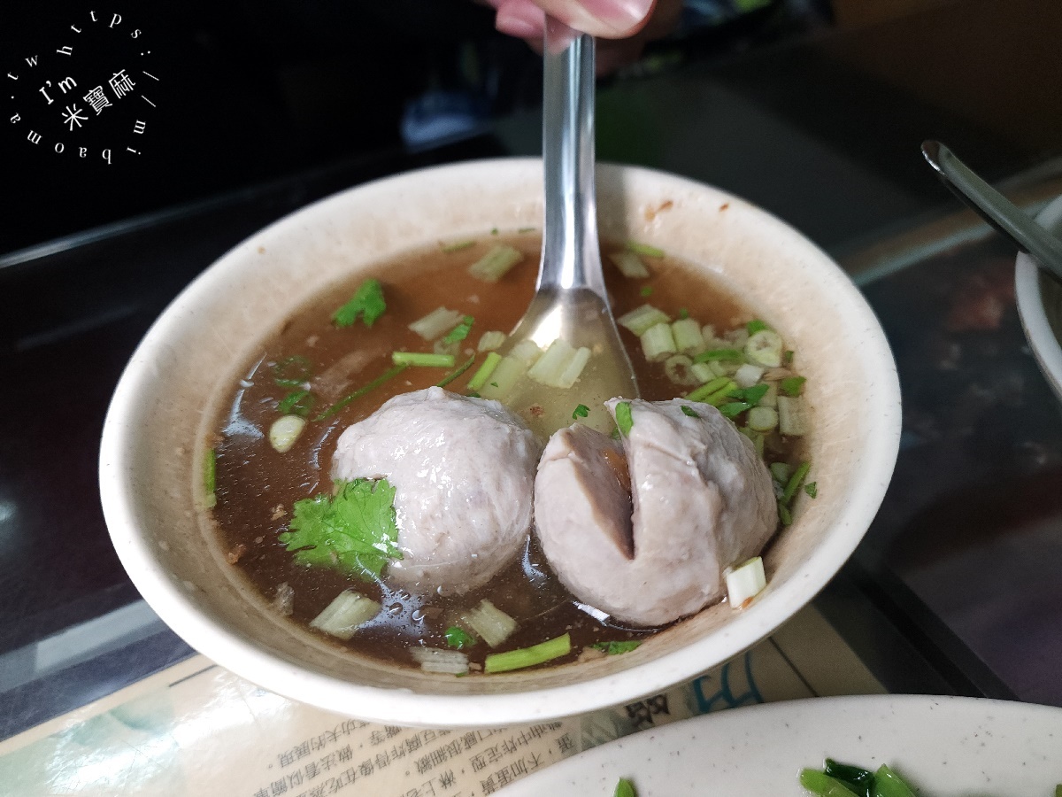 海爺四號乾麵店｜永和美食，麻醬皮蛋麵銷魂上癮！在地人激推的巷弄排隊美食