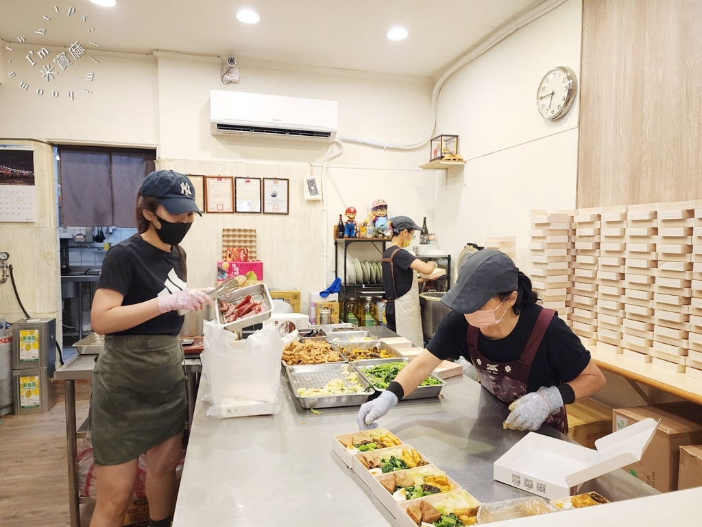 池上木片便當成功店┃永和美食。頭好壯壯的雞腿外酥內嫰多汁必吃，還有經典招牌也是好選擇