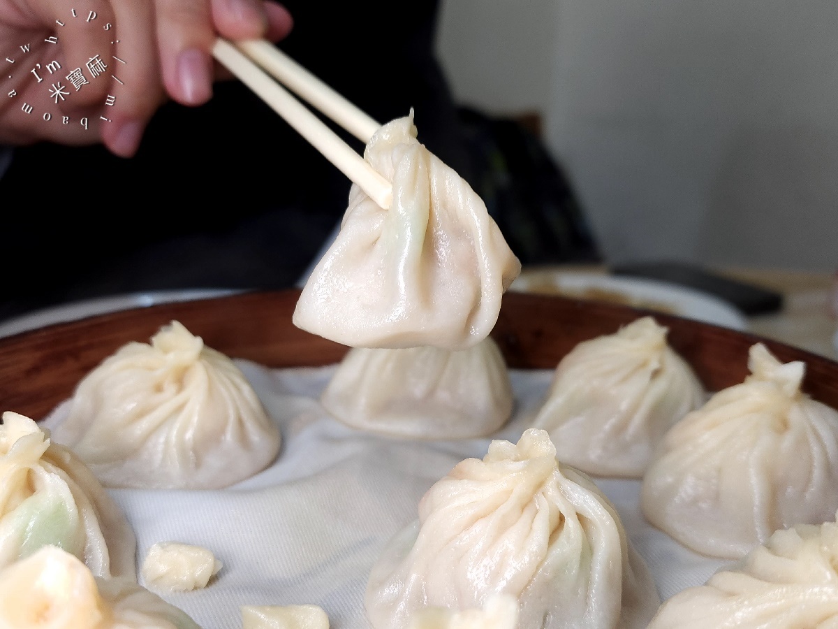 黃龍莊┃台北美食。招牌蝦仁絲瓜湯包千萬別錯過，蝦仁蛋炒飯好吃必點!