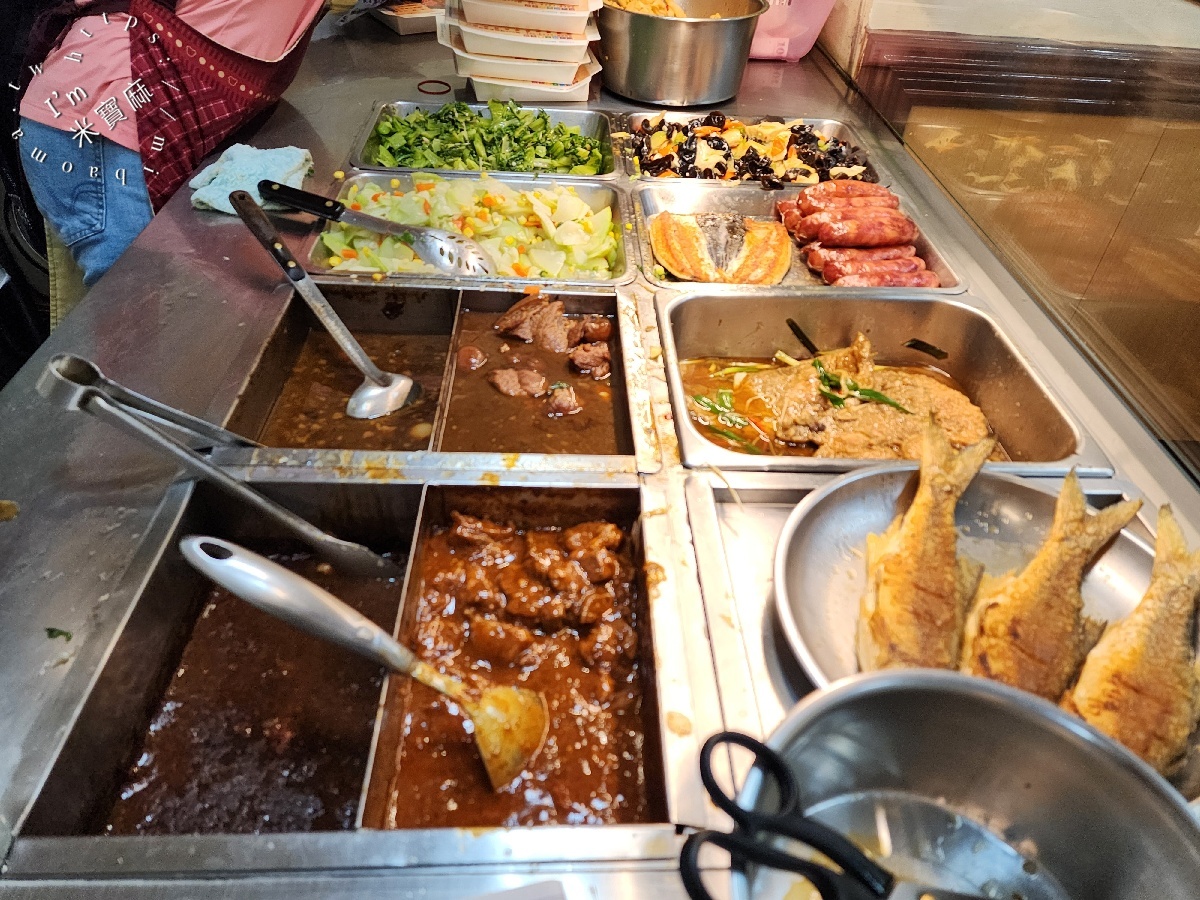 東大便當|中和連城路人氣便當,炸排骨、雞排、雞腿通通有,在地老饕口袋名單 東大便當|中和連城路人氣便當,炸排骨、雞排、雞腿通通有,在地老饕口袋名單