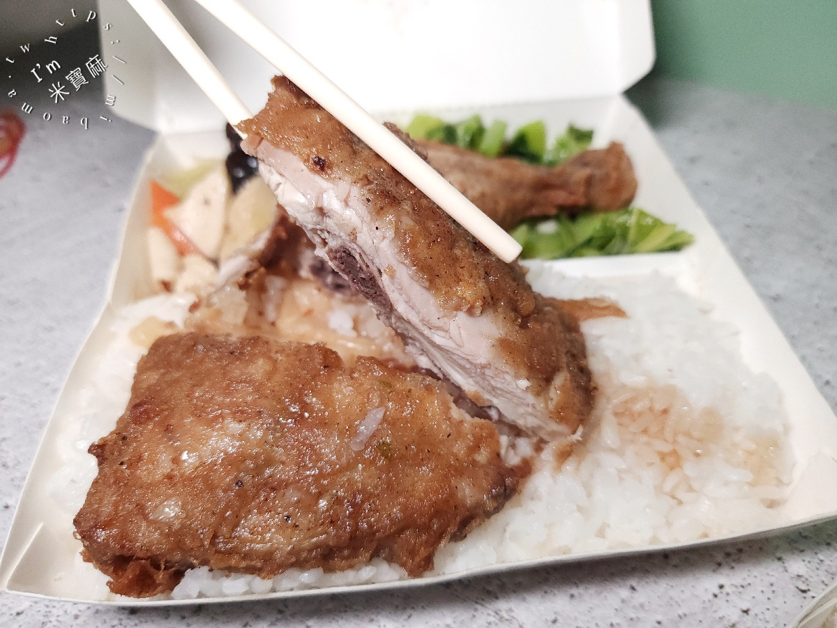 東大便當|中和連城路人氣便當,炸排骨、雞排、雞腿通通有,在地老饕口袋名單 東大便當|中和連城路人氣便當,炸排骨、雞排、雞腿通通有,在地老饕口袋名單