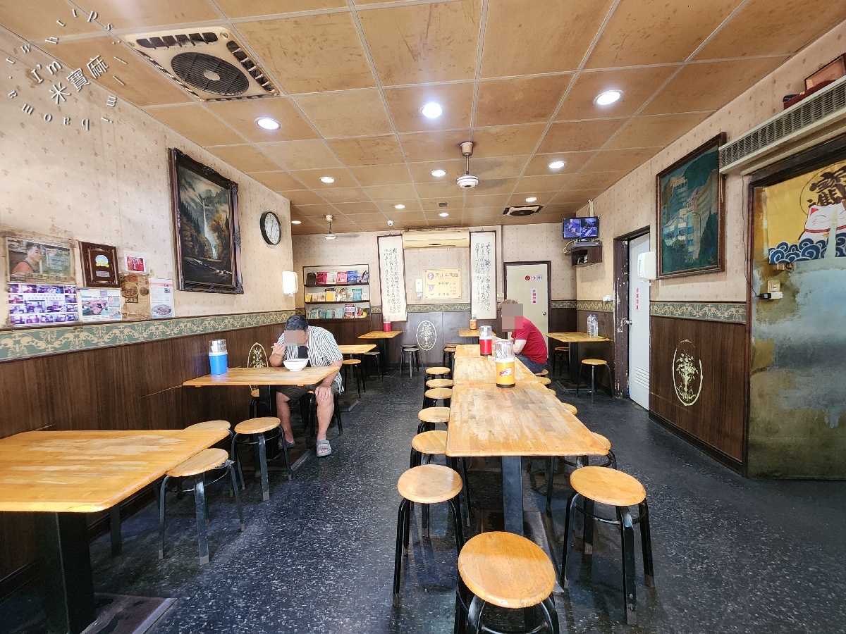 黑庄牛肉麵|新店牛肉麵,建國路人氣牛肉麵,大塊嫩牛肉、蒜香濃郁湯頭,加酸菜更對味! 黑庄牛肉麵|新店牛肉麵,建國路人氣牛肉麵,大塊嫩牛肉、蒜香濃郁湯頭,加酸菜更對味!