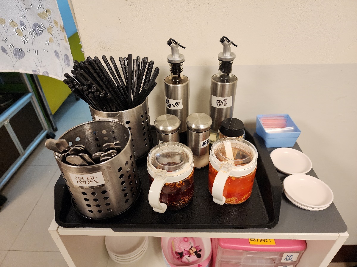 林里南洋風味小吃┃新店大豐路美食。紹子湯麵、印度甩餅、打拋豬肉飯都吃得到