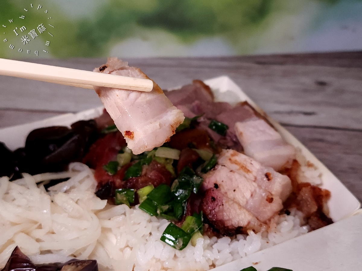 港式荃灣燒臘永和店┃永和燒臘便當。招牌四寶飯、乾炒牛河粉、燒肉飯都好吃，香港師傅製作就是道地好吃