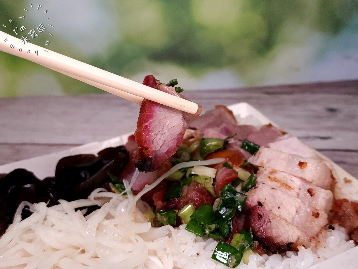 港式荃灣燒臘永和店┃永和燒臘便當。招牌四寶飯、乾炒牛河粉、燒肉飯都好吃，香港師傅製作就是道地好吃