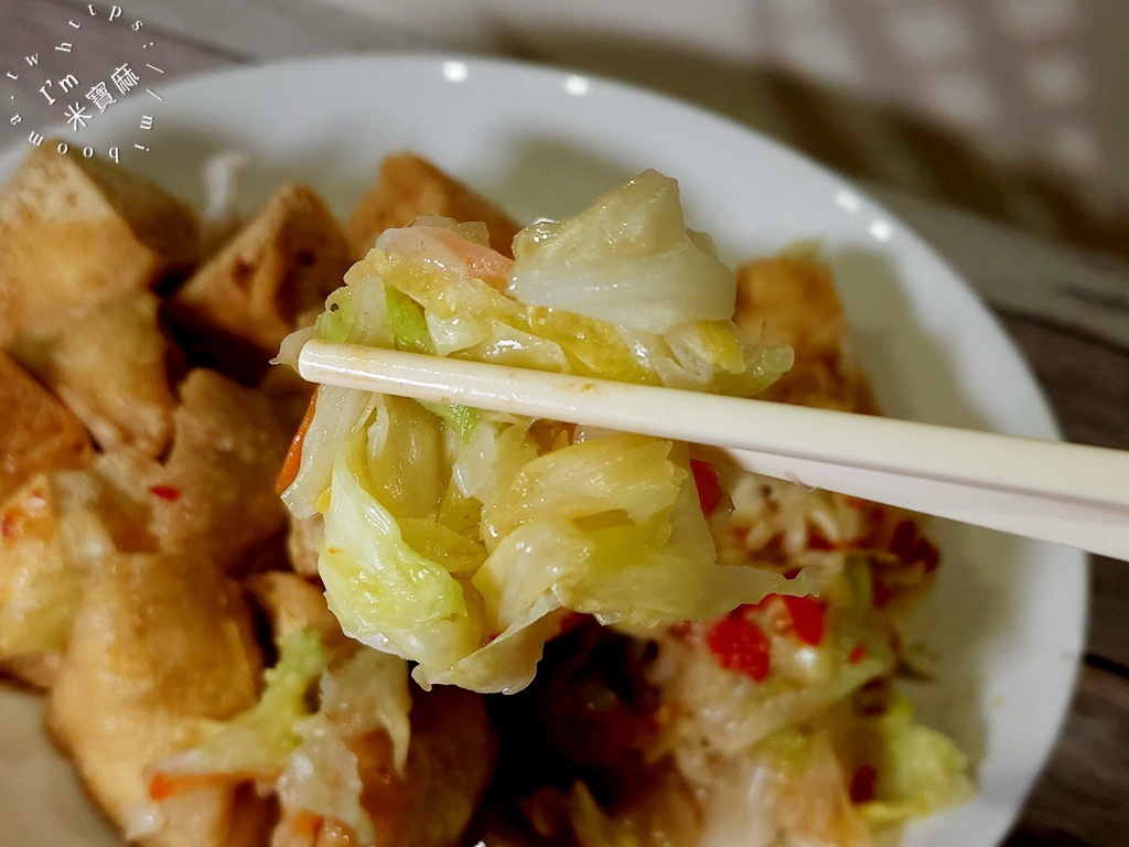 豆干爸ㄟ臭豆腐┃板橋到處移動的臭豆腐餐車，饕客跟著香氣走，超人氣炸臭豆腐一定要吃