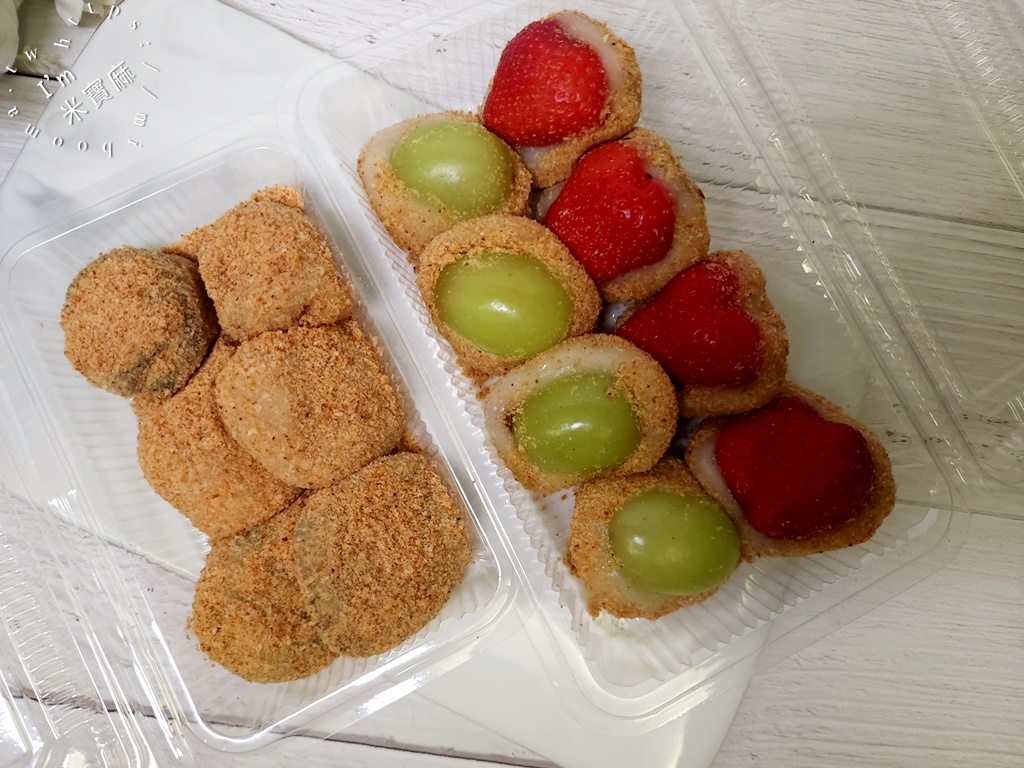 Q麻吉古早味麻糬┃南機場夜市美食。季節限定草莓麻糬、葡萄麻糬快跟一波，還有傳統麻糬都能吃到