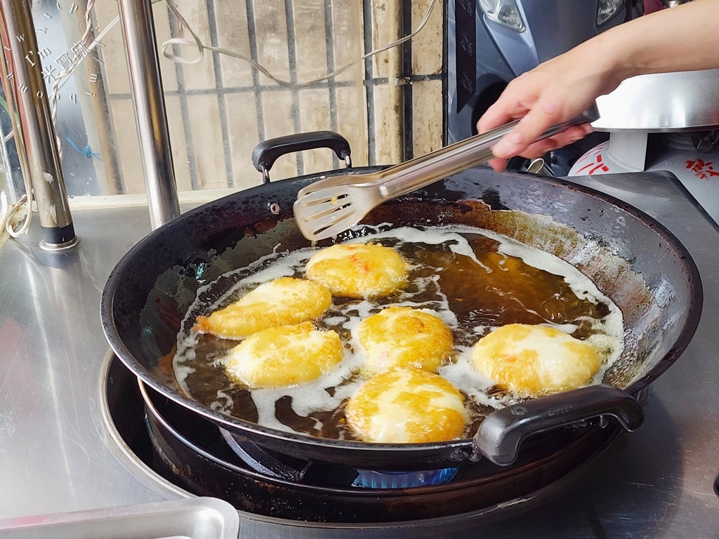 嘉義阿婆炸麻糬┃樹林美食。百分百純糯米製作!不必跑嘉義就能吃得到多口味炸麻糬