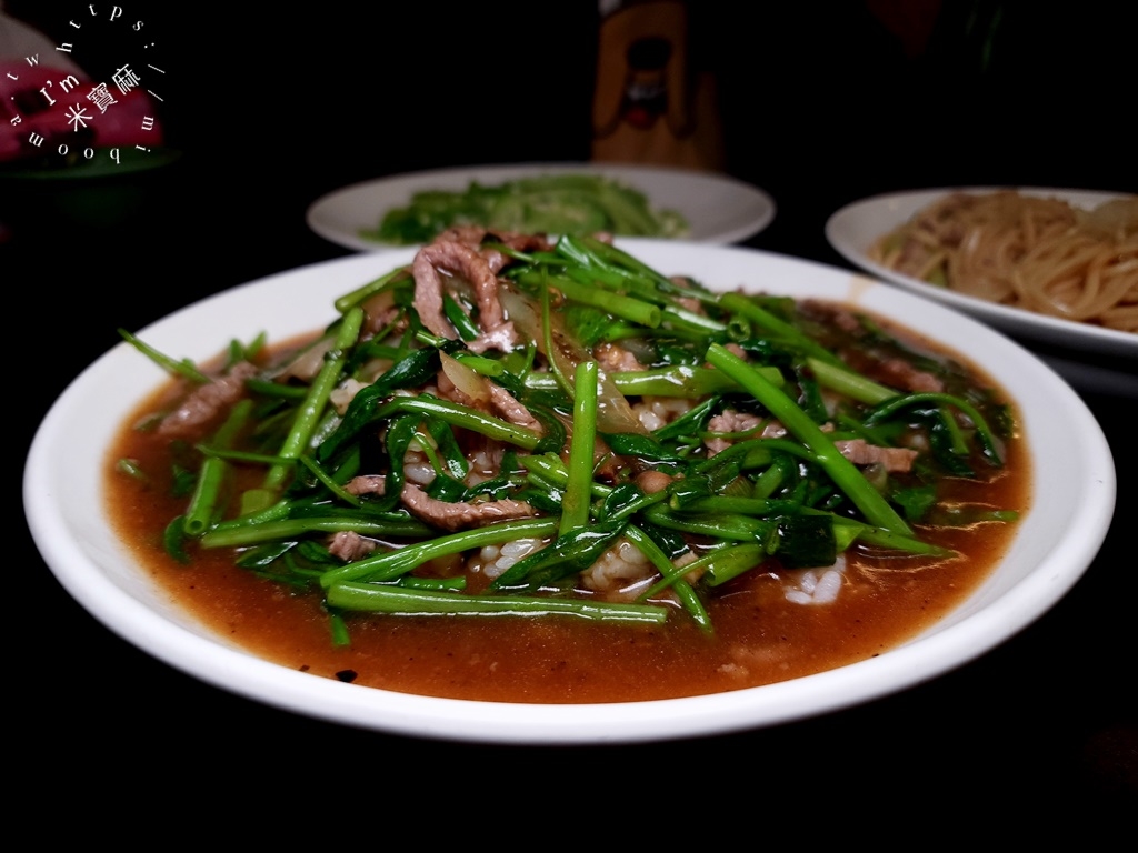 白師父の料理┃新店美食。炒飯炒麵都好吃，全國優勝獎炒飯一定要點!用餐時段人潮就是一直來