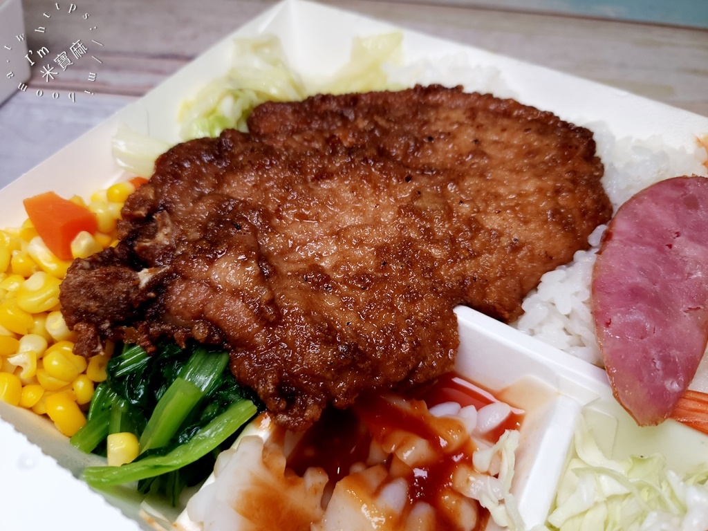 牛丼便當┃萬華美食。必點招牌快餐!排骨不裹粉，每一口都真材實料