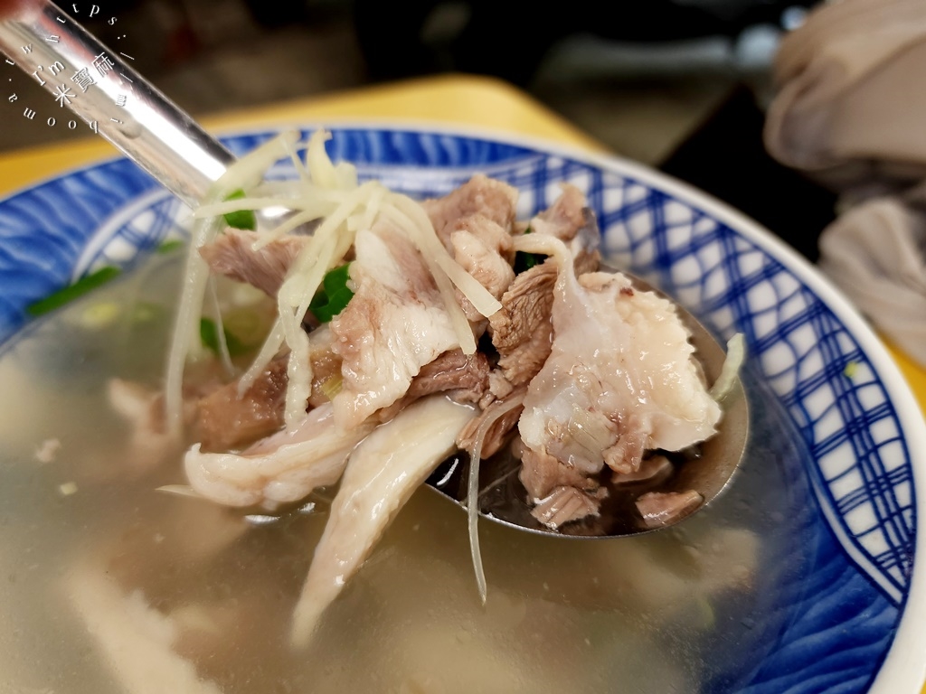 中義街乾麵┃新莊美食。在地30年老店，烏醋乾麵一定要吃，當男人變愛時拍攝場景