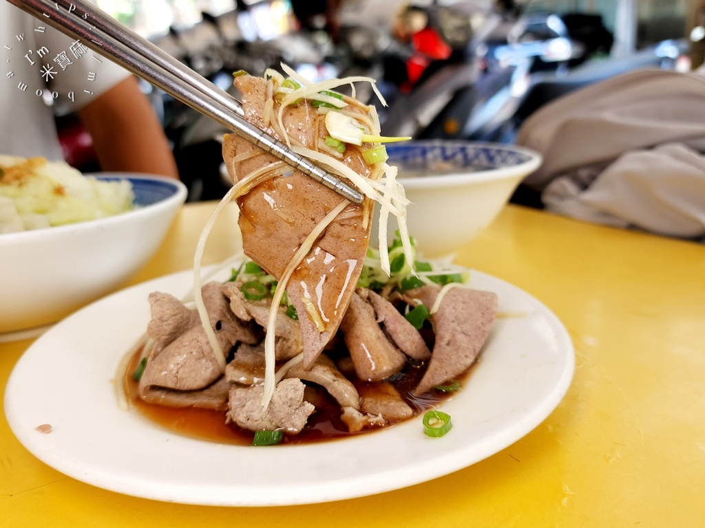 中義街乾麵┃新莊美食。在地30年老店，烏醋乾麵一定要吃，當男人變愛時拍攝場景