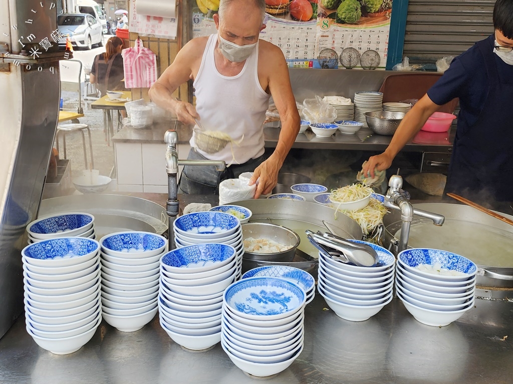 中義街乾麵┃新莊美食。在地30年老店，烏醋乾麵一定要吃，當男人變愛時拍攝場景