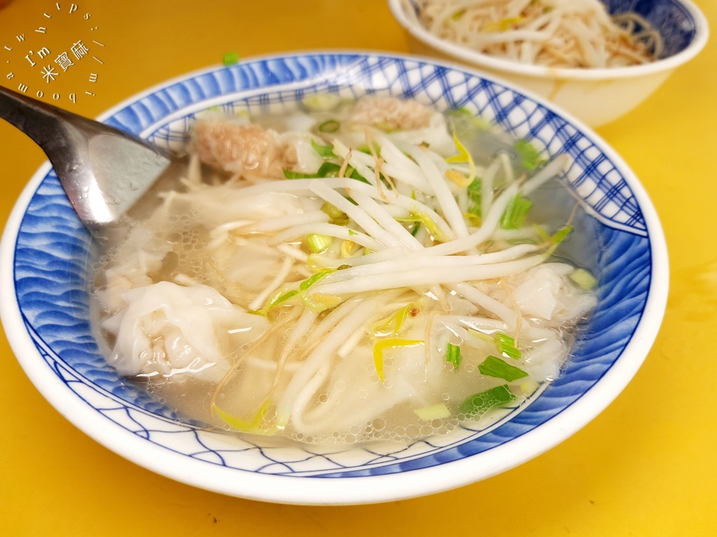 中義街乾麵┃新莊美食。在地30年老店，烏醋乾麵一定要吃，當男人變愛時拍攝場景