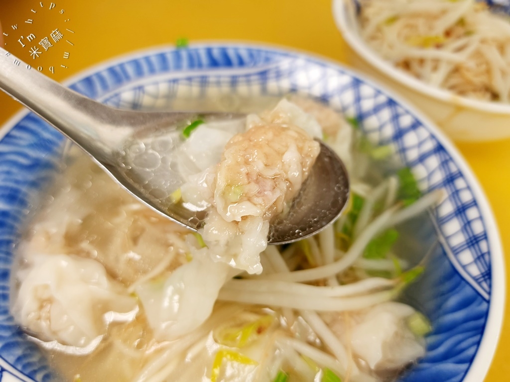 中義街乾麵┃新莊美食。在地30年老店，烏醋乾麵一定要吃，當男人變愛時拍攝場景