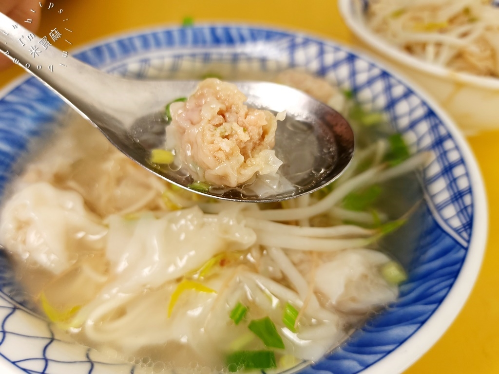 中義街乾麵┃新莊美食。在地30年老店，烏醋乾麵一定要吃，當男人變愛時拍攝場景