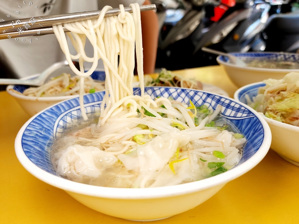 中義街乾麵┃新莊美食。在地30年老店，烏醋乾麵一定要吃，當男人變愛時拍攝場景