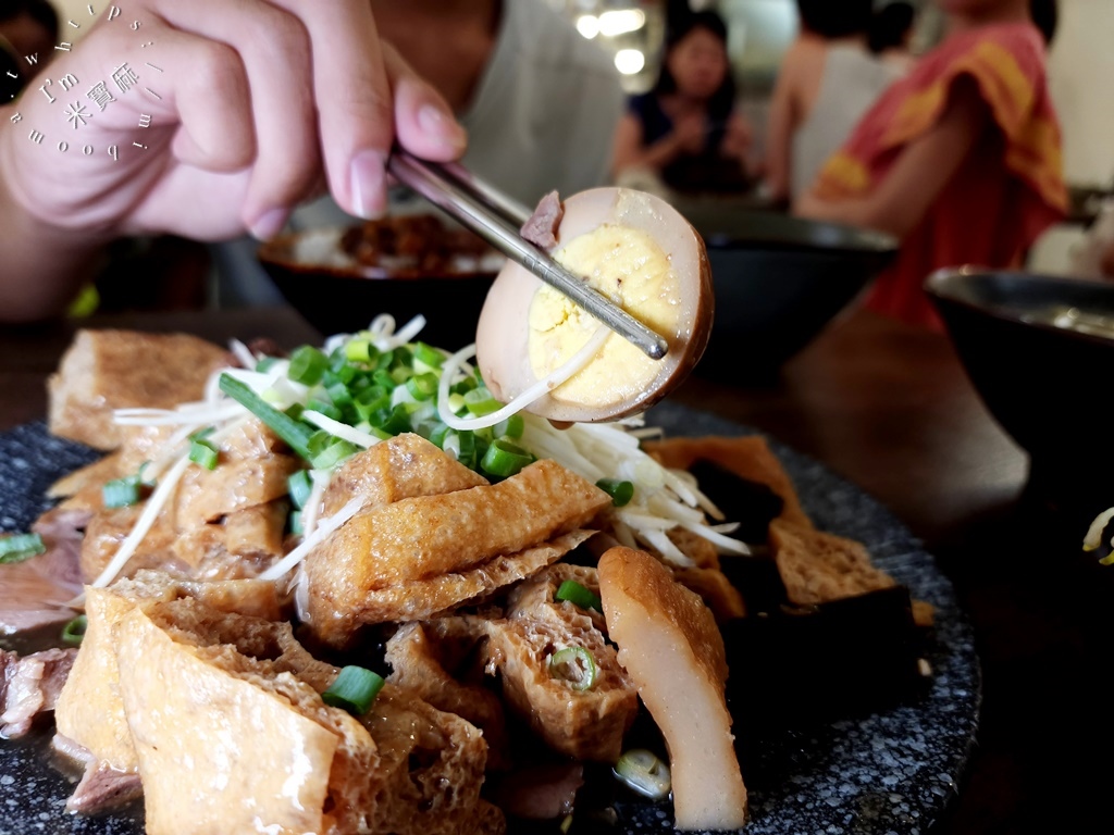 來來廖家四十年老味道┃永和美食。市場巷弄老字號小吃，滷菜黑白切，經典芋頭貢丸可別錯過了