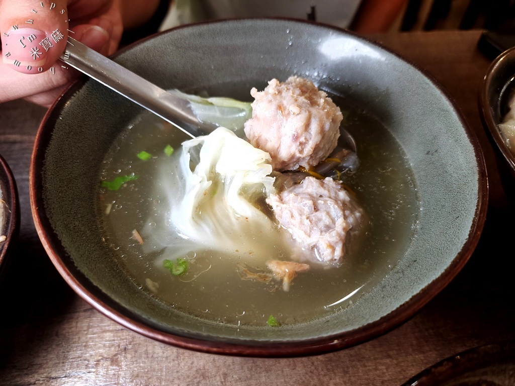 來來廖家四十年老味道┃永和美食。市場巷弄老字號小吃，滷菜黑白切，經典芋頭貢丸可別錯過了