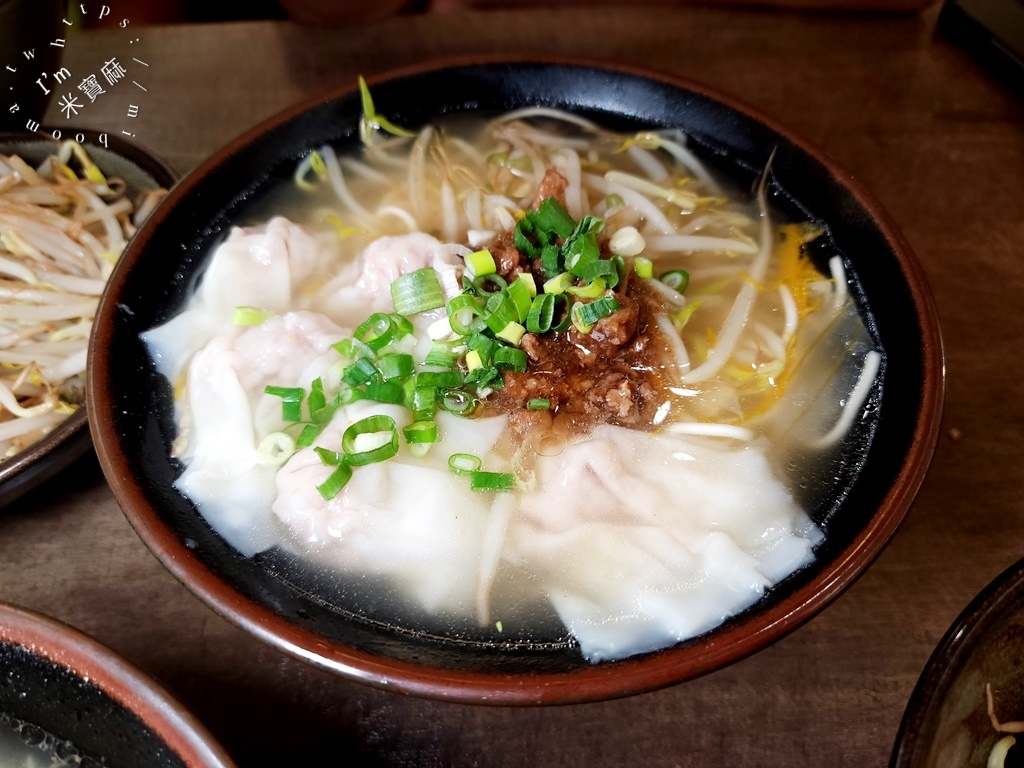 來來廖家四十年老味道┃永和美食。市場巷弄老字號小吃，滷菜黑白切，經典芋頭貢丸可別錯過了