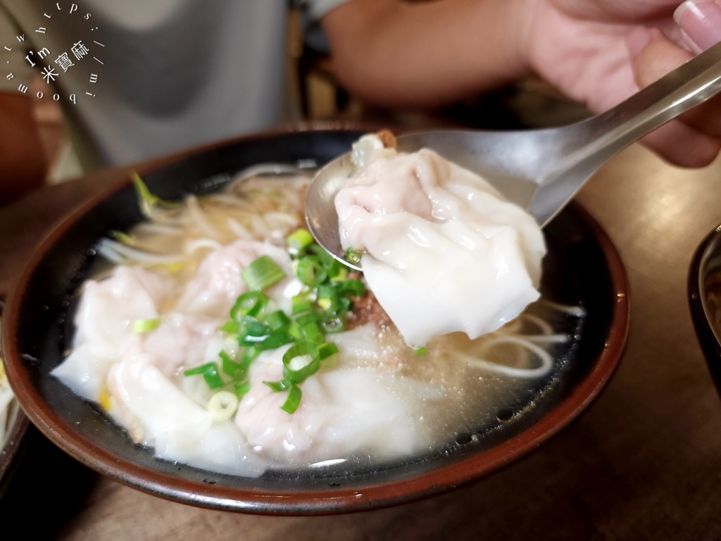 來來廖家四十年老味道┃永和美食。市場巷弄老字號小吃，滷菜黑白切，經典芋頭貢丸可別錯過了