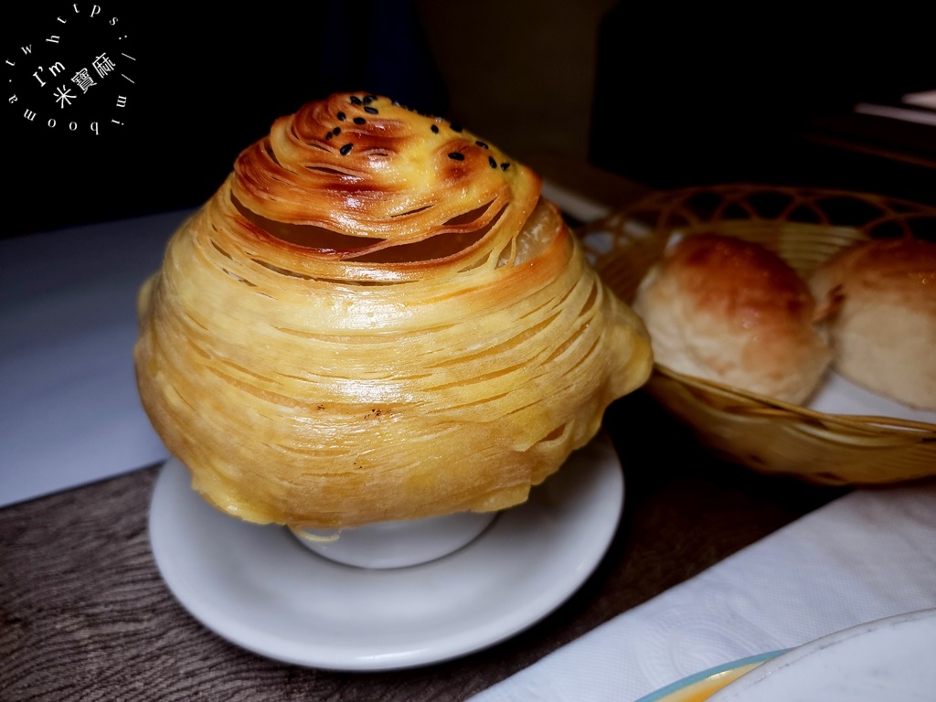 品客牛排┃板橋牛排。風格老派典雅、點牛排即享套餐，雙主餐份量有夠可以!