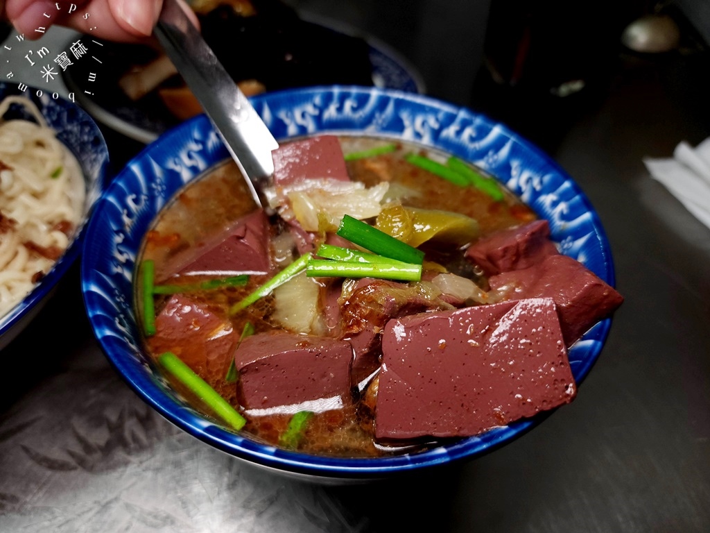 姐妹汕頭麵┃萬華美食。傳統古早自製汕頭麵，黑白切來一份，早上就能吃到