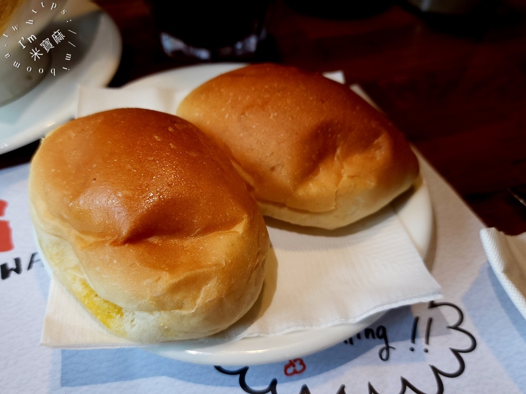 來來牛排館┃宜蘭美食。在地評價超高必吃平價牛排，內用麵條續加免費，還沒營業門外就擠滿人潮