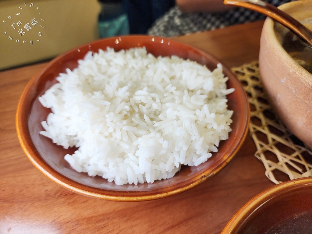 肉骨潘巴生肉骨茶專賣┃新店美食。來自正宗馬來西亞風味，乾燒及帶湯的都正點!內用湯可續