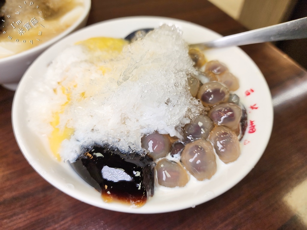 延三夜市豆花嫂┃大同區豆花冰品。在地經營30年，冷熱甜湯來這裡吃，寒天豆花和傳統豆花都很不錯