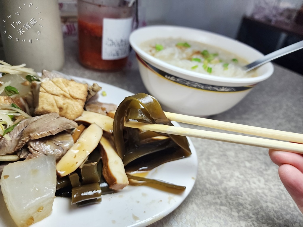 69年老店麵攤米粉湯┃台北美食。藏超深巷弄米粉湯，湯頭真的是有厲害!黑白切也很正點