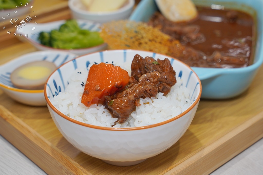 穀雨豐┃林口中式簡餐。多種排餐、定食套餐選擇，另提供包廂聚餐，自助吧無限續用